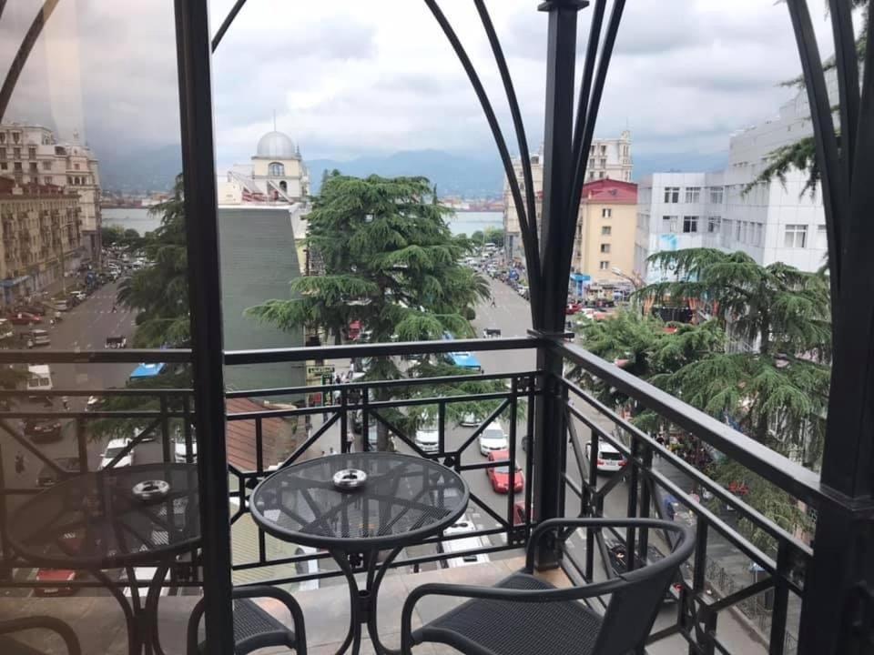 Hotel Light Palace Батуми Екстериор снимка