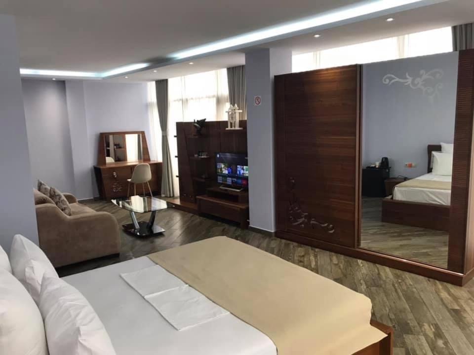 Hotel Light Palace Батуми Екстериор снимка