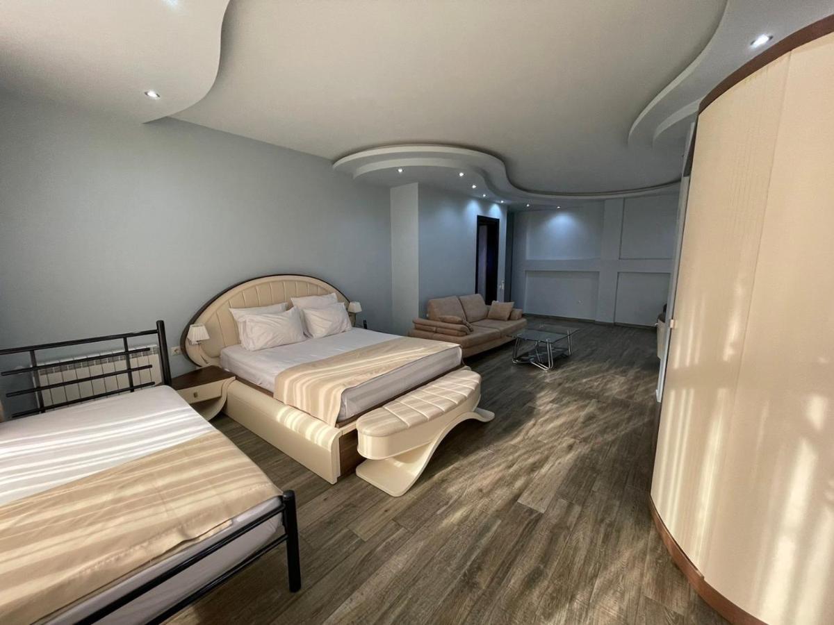 Hotel Light Palace Батуми Екстериор снимка